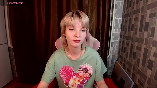 Snapshot of Madelaineses chatting on 03/14/26, 03:07 Madelaineses online show from 03/14/26, 03:07