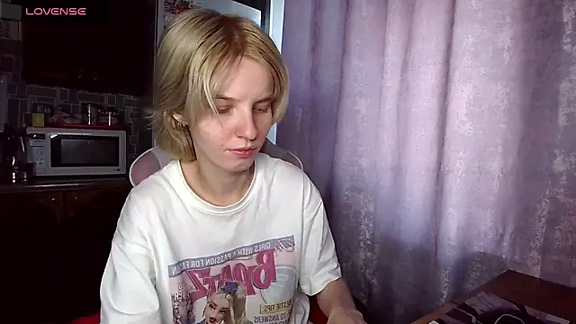 Snapshot of Madelaineses chatting on 07/15/26, 05:14 Madelaineses online show from 07/15/26, 05:14