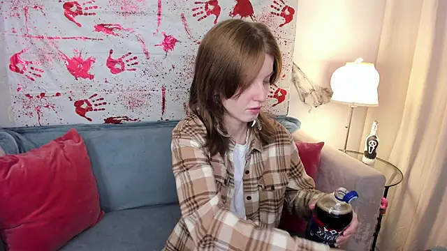 Snapshot of Madelaineses chatting on 10/28/25, 08:46 Madelaineses online show from 10/28/25, 08:46