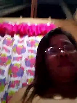 Snapshot of Huge_mama69 chatting on 09/26/25, 08:49 Huge mama69 online show from 09/26/25, 08:49