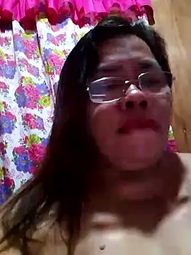 Snapshot of Huge_mama69 chatting on 10/14/25, 11:04 Huge mama69 online show from 10/14/25, 11:04