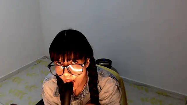 Snapshot of meganmiauu chatting on 05/29/26, 12:16 meganmiauu online show from 05/29/26, 12:16
