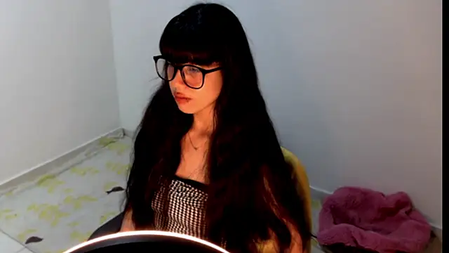 Snapshot of meganmiauu chatting on 05/24/26, 04:56 meganmiauu online show from 05/24/26, 04:56