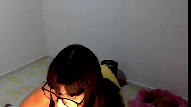 Snapshot of meganmiauu chatting on 05/12/26, 04:13 meganmiauu online show from 05/12/26, 04:13