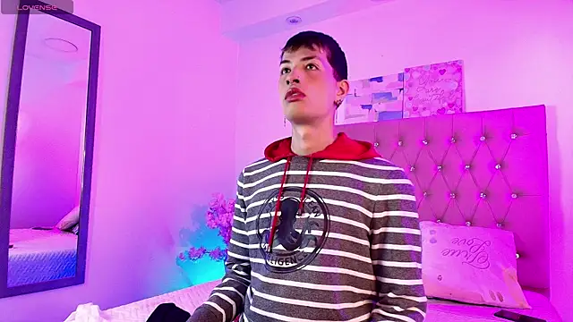 OzorioDany online show from 11/21/25, 03:49