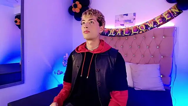 OzorioDany online show from 10/19/25, 03:42