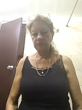 MaryeLunna online show from 09/29/25, 12:28