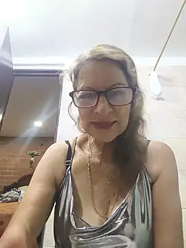 Snapshot of MaryeLunna chatting on 07/03/26, 11:06 MaryeLunna online show from 07/03/26, 11:06