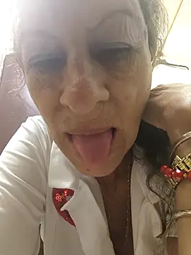 Snapshot of MaryeLunna chatting on 11/08/25, 11:36 MaryeLunna online show from 11/08/25, 11:36