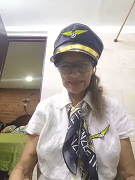 Snapshot of MaryeLunna chatting on 05/27/26, 11:12 MaryeLunna online show from 05/27/26, 11:12