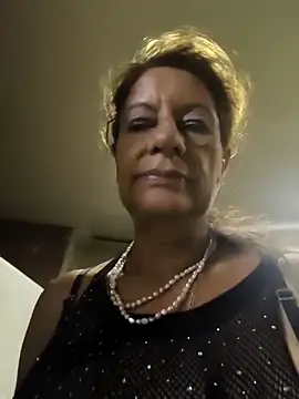 Snapshot of MaryeLunna chatting on 10/31/25, 11:33 MaryeLunna online show from 10/31/25, 11:33