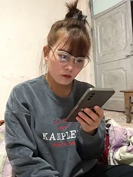 Maymay97 online show from 12/18/25, 04:55