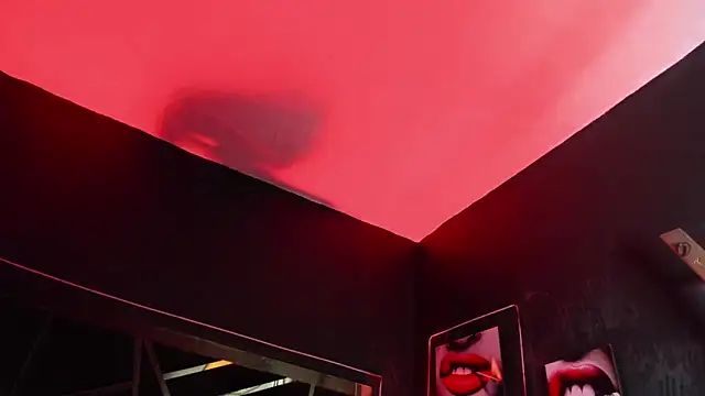 EmilyDuran  online show from 04/11/26, 07:45