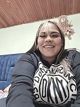 EmilyDuran  online show from 12/19/25, 05:43