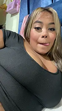 Snapshot of EmilyDuran_ chatting on 05/21/26, 11:57 EmilyDuran online show from 05/21/26, 11:57