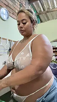 Snapshot of EmilyDuran_ chatting on 05/16/26, 01:37 EmilyDuran online show from 05/16/26, 01:37