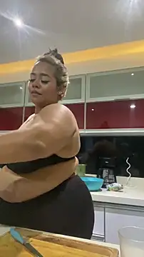 Snapshot of EmilyDuran_ chatting on 04/28/26, 12:42 EmilyDuran online show from 04/28/26, 12:42