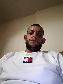 Snapshot of milenski74 chatting on 10/05/25, 03:52 milenski74 online show from 10/05/25, 03:52
