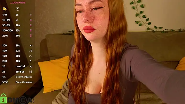 Snapshot of Roxy_Sunnny chatting on 11/13/25, 09:24 Roxy Sunnny online show from 11/13/25, 09:24