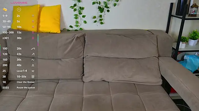 Snapshot of Roxy_Sunnny chatting on 11/25/25, 09:20 Roxy Sunnny online show from 11/25/25, 09:20