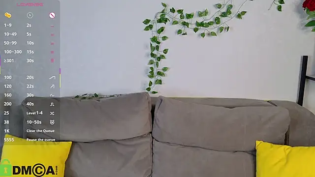 Snapshot of Roxy_Sunnny chatting on 10/27/25, 09:32 Roxy Sunnny online show from 10/27/25, 09:32