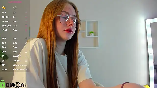 Snapshot of Roxy_Sunnny chatting on 10/19/25, 09:23 Roxy Sunnny online show from 10/19/25, 09:23