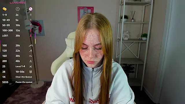 Snapshot of Roxy_Sunnny chatting on 10/05/25, 09:22 Roxy Sunnny online show from 10/05/25, 09:22