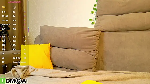 Snapshot of Roxy_Sunnny chatting on 11/05/25, 09:23 Roxy Sunnny online show from 11/05/25, 09:23