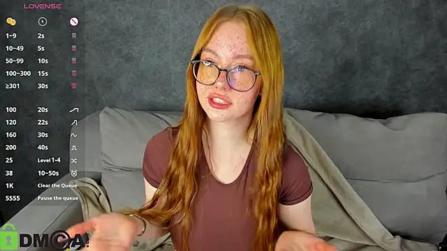 Snapshot of Roxy_Sunnny chatting on 09/27/25, 08:31 Roxy Sunnny online show from 09/27/25, 08:31