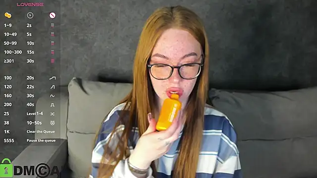 Snapshot of Roxy_Sunnny chatting on 09/14/25, 08:26 Roxy Sunnny online show from 09/14/25, 08:26