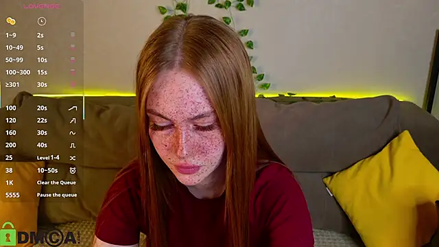 Snapshot of Roxy_Sunnny chatting on 11/18/25, 09:23 Roxy Sunnny online show from 11/18/25, 09:23