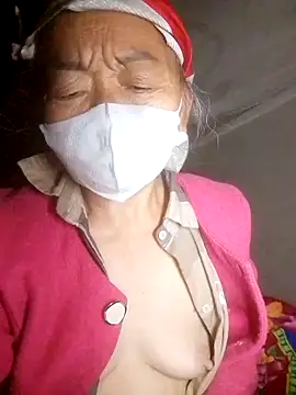 Snapshot of VangLe73 chatting on 10/30/25, 10:39 VangLe73 online show from 10/30/25, 10:39