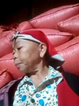 Snapshot of VangLe73 chatting on 10/14/25, 10:27 VangLe73 online show from 10/14/25, 10:27