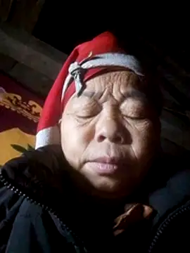 Snapshot of VangLe73 chatting on 11/30/25, 09:48 VangLe73 online show from 11/30/25, 09:48