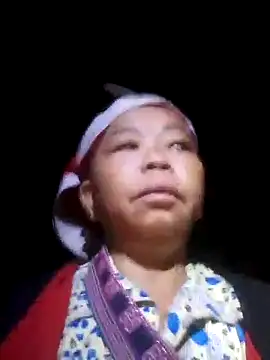 Snapshot of VangLe73 chatting on 10/13/25, 10:21 VangLe73 online show from 10/13/25, 10:21