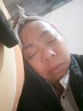 Snapshot of VangLe73 chatting on 11/08/25, 09:18 VangLe73 online show from 11/08/25, 09:18