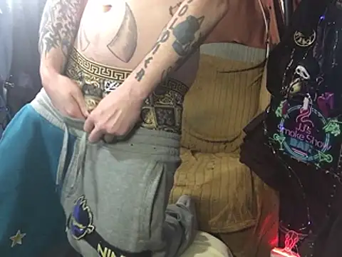 imglorious1010 online show from 02/26/26, 04:23