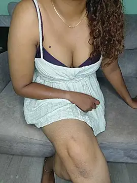 Snapshot of Tamilpallavi chatting on 06/06/26, 11:54 Tamilpallavi online show from 06/06/26, 11:54