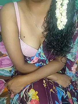 Snapshot of Tamilpallavi chatting on 10/04/25, 04:08 Tamilpallavi online show from 10/04/25, 04:08