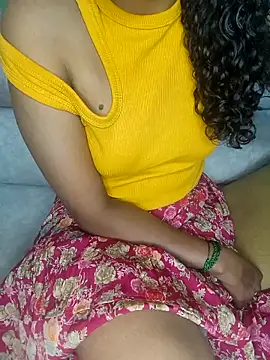 Tamilpallavi online show from 11/02/25, 03:06