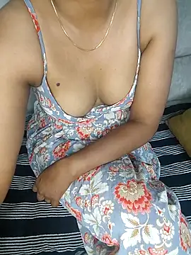 Tamilpallavi online show from 04/28/26, 11:47