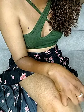 Tamilpallavi online show from 03/19/26, 01:44