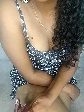 Tamilpallavi online show from 12/21/25, 04:41