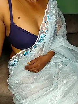 Snapshot of Tamilpallavi chatting on 06/06/26, 10:31 Tamilpallavi online show from 06/06/26, 10:31