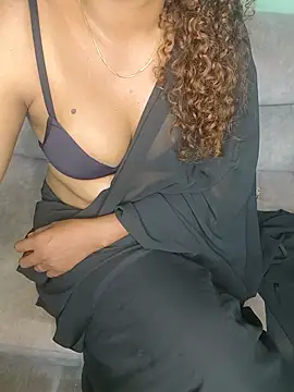 Snapshot of Tamilpallavi chatting on 07/12/26, 01:01 Tamilpallavi online show from 07/12/26, 01:01