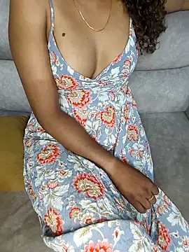 Tamilpallavi online show from 04/04/26, 02:07