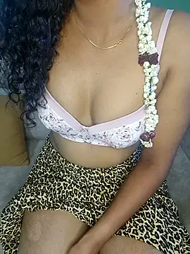 Tamilpallavi online show from 12/17/25, 07:46