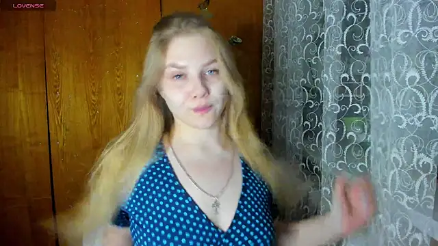 AlinaMors online show from 12/18/25, 09:07