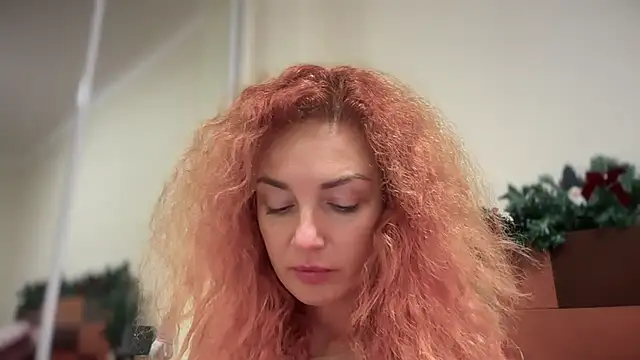 Reddgiirl online show from 11/27/25, 10:21