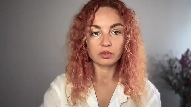 Reddgiirl online show from 10/21/25, 09:30